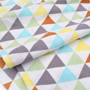 Tissu jersey coton doux motif triangle coupon 148x165cm 