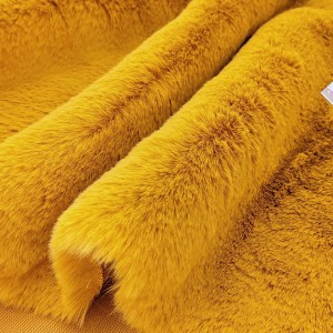 http://www.aliceboulay.com/13249-35069-thickbox/tissu-fausse-fourrure-haute-couture-extra-dense-fluide-jaune-160x90cm-.jpg