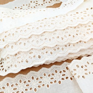 http://www.aliceboulay.com/14592-38032-thickbox/destock-14m-broderie-anglaise-coton-vanille-largeur-75cm.jpg