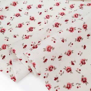 Destock 1.4m tissu coton fleuri largeur 112cm