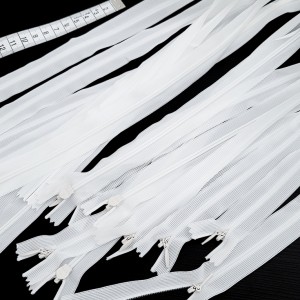Destock 9 fermetures glissière zip invisible blanche longueur 77cm