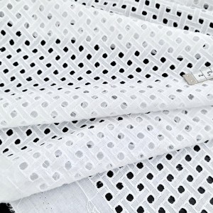 Destock 1.2m tissu broderie anglaise coton blanc  largeur 140cm