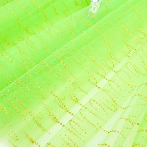 Déstock 2.7m tissu tulle extra-fin souple pois dorés fond vert largeur 180cm