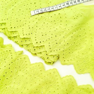 Destock 5.7m tissu broderie anglaise coton vert anis largeur 16cm 