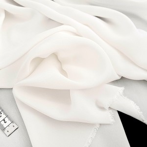 Destock 1.3m tissu cupro soyeux fluide extra-doux blanc écru largeur 143cm