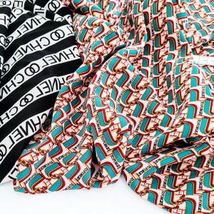Destock lot 2 coupons tissu popeline polyester doux fluide imprimé