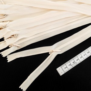 Destock 11 fermetures glissière zip invisible ivoire longueur 25cm