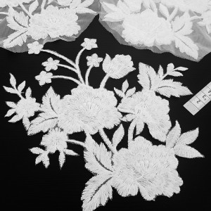 Déstock lot 4 appliques dentelle broderie blanche taille 22x22cm à détourer