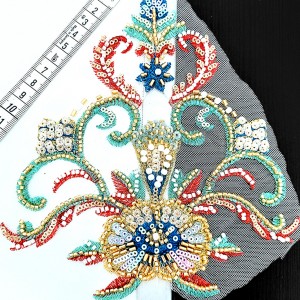 Destock applique broderie haute couture perles brodées sur tulle taille 19x18cm