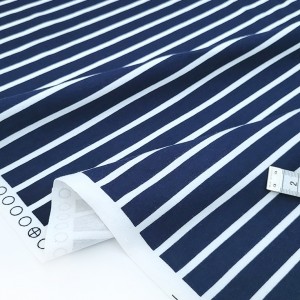 Destock 1.1m tissu jersey coton imprimé rayures blanches marines largeur 173cm