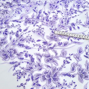 Destock coupon tissu dentelle broderie tulle brodé haute couture taille triangle 60x120x120cm