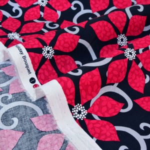 Tissu américain popeline coton extensible-Thème Noël-fleur de gui rouge fond noir x 50cm
