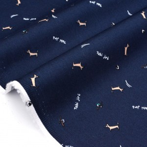 Tissu satin de coton soyeux fluide petits chiens fond bleu marine x 50cm 