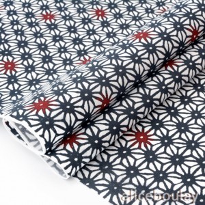 Tissu japonais traditionnel coton étoiles asanoha noir fond écru x50cm 