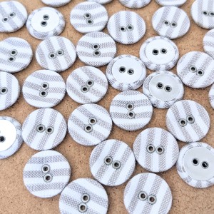 Déstock 33 bouton recouvert tissu coton 2 trous taille 1.7cm