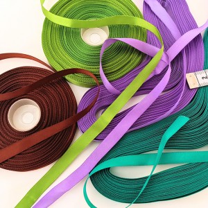 Déstock lot 100m ruban satin double face 4 couleurs  largeur 1 cm
