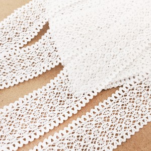 Destock lot 13.7m dentelle aux fuseaux coton blanche largeur 4.7cm