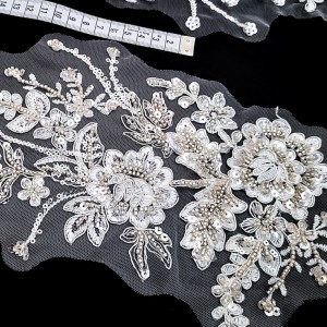 Déstock applique dentelle broderie avec perles et sequins écrue argentée longueur 35cm