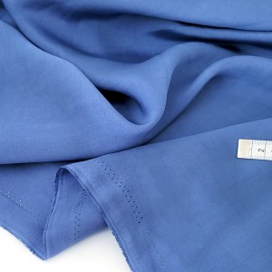 Déstock 2m tissu batiste de lyocell soyeux fluide extra-doux bleu fumé largeur 153cm 
