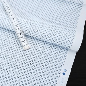 Destock 0.5m tissu japonais sevenberry popeline coton soyeux fleuri marine largeur 113cm