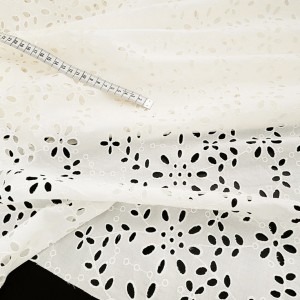 Destock 2.2m tissu broderie anglaise coton doux écru largeur 148cm 