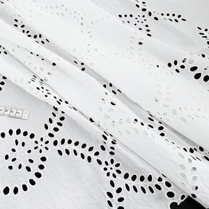 Destock 2.7m tissu broderie anglaise coton doux écru largeur 163cm 