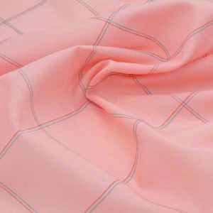 Tissu voile de coton extra doux carreaux tissé rose saumon x 50cm